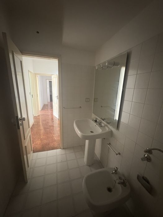 Vendo t2 com arrecadação centro Portalegre