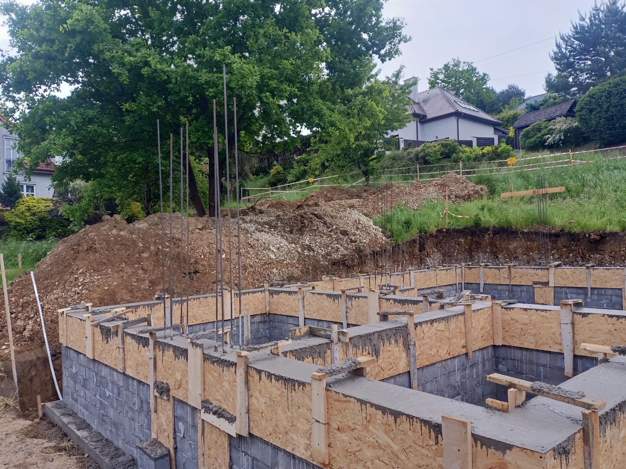 Budowy domów od podstaw terminy na lipiec i sierpień Kraków i okolice