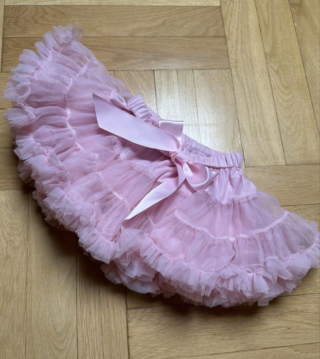 body + tiulowa spódniczka marki Kornelia 98