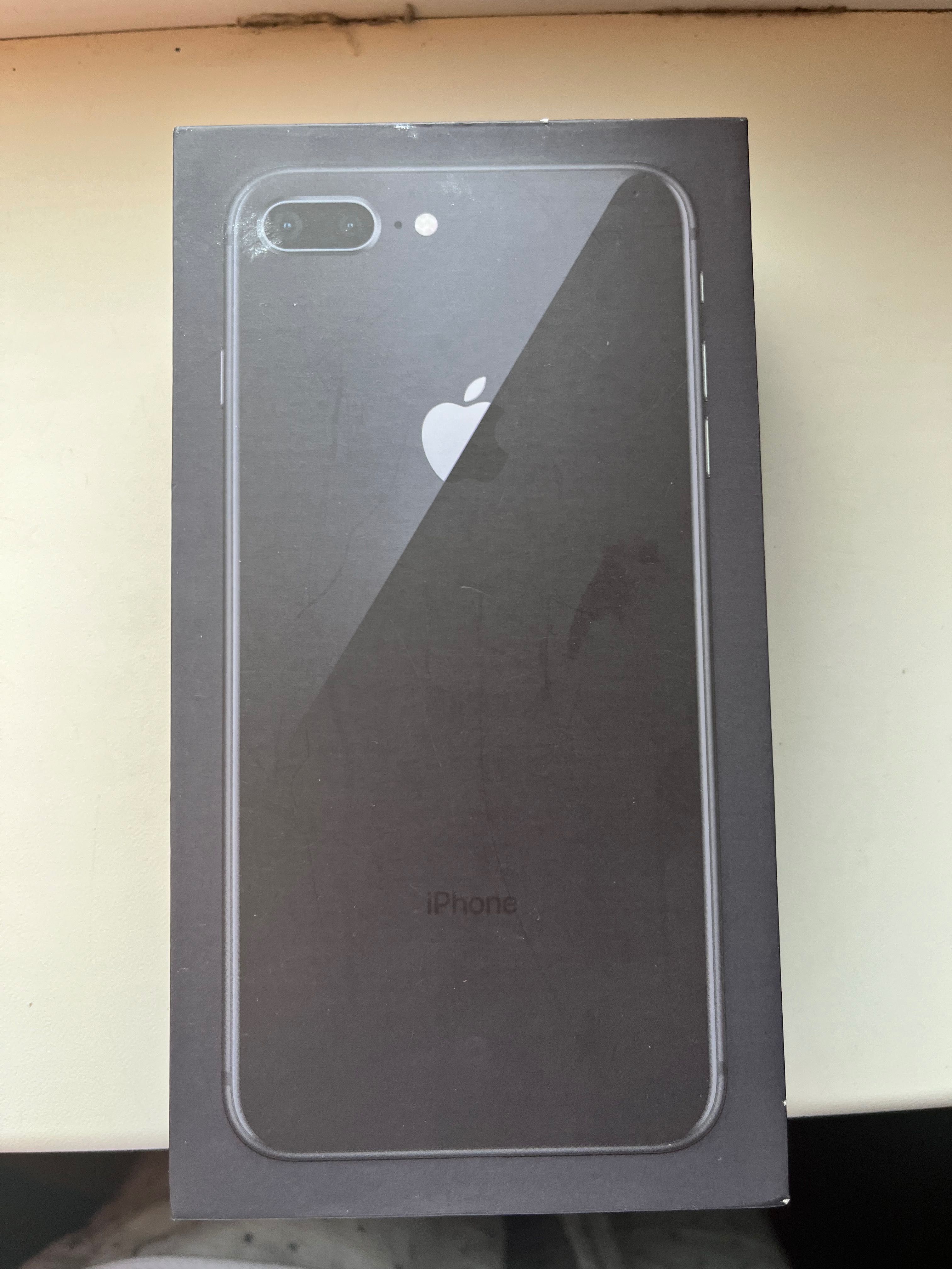 Продам iPhone 8+ Neverlock 256g