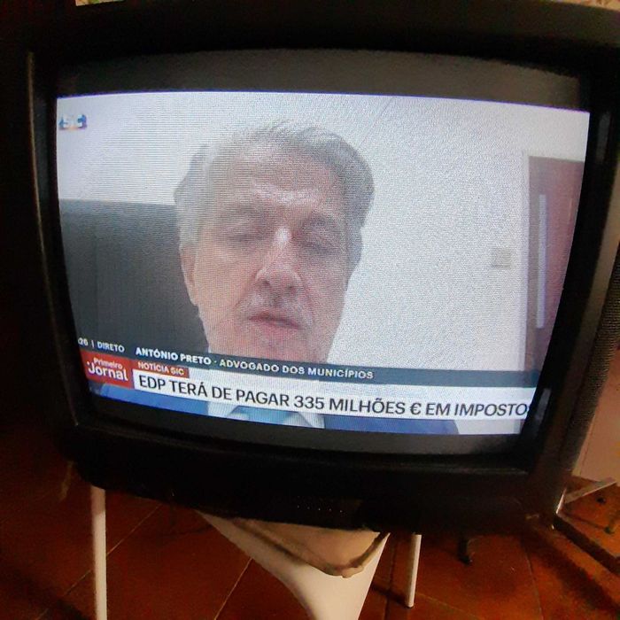 Televisão Mitsai com comando