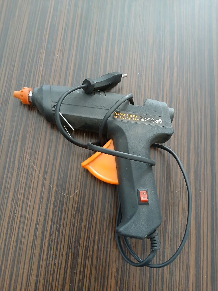 Pistolet do kleju