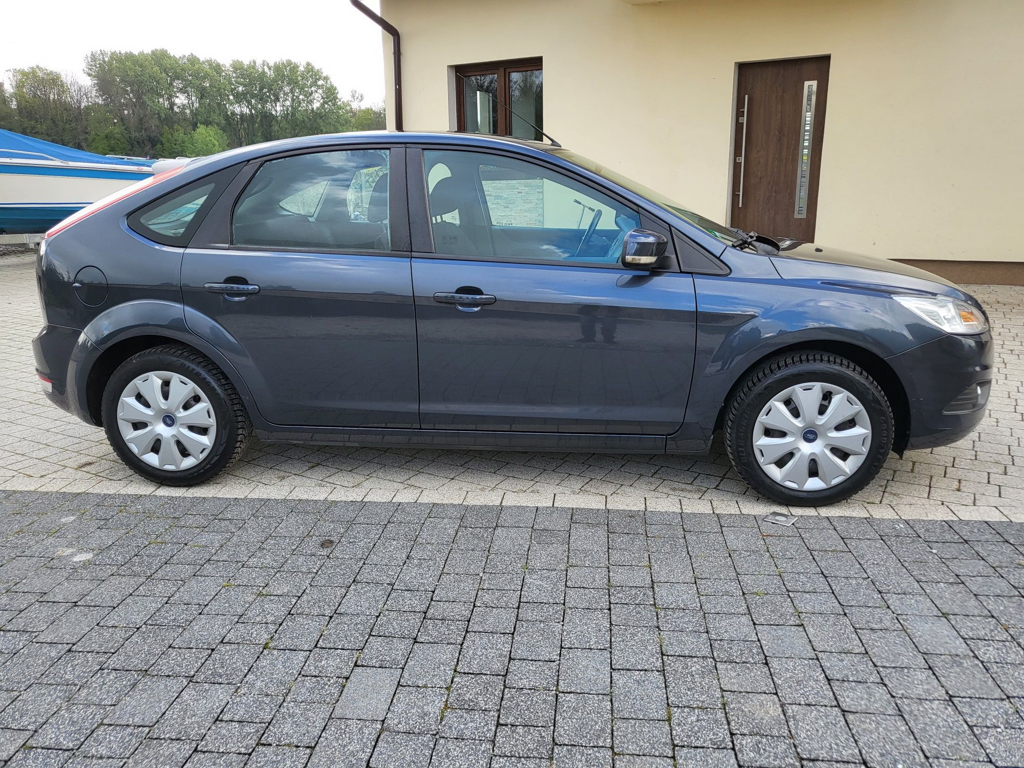 Ford Focus 1.8 Benzyna Hatchback Lift Opłacony