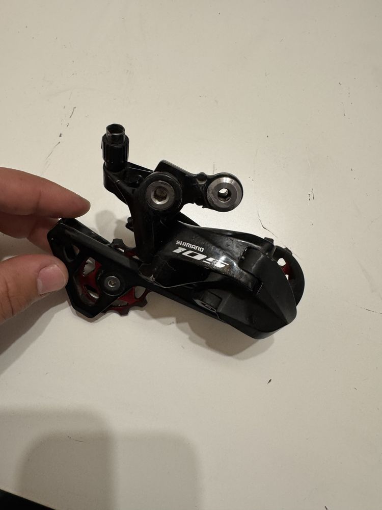 Tylna przerzutka shimano 105 r7000