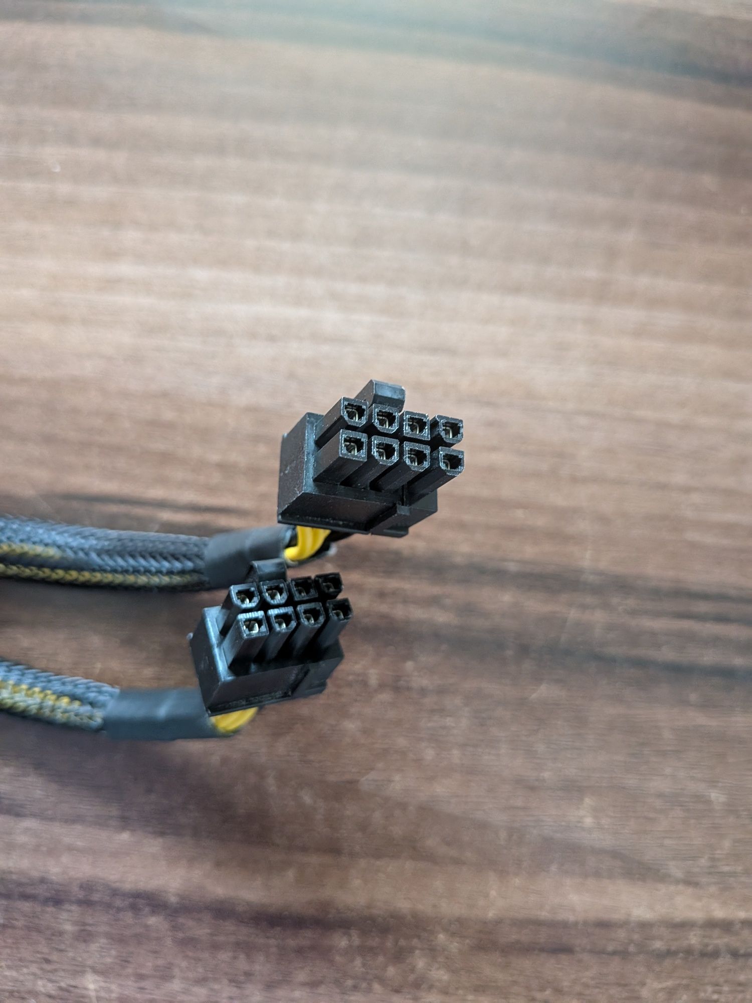Rozdzielacz zasilania VGA PCI-E 8PIN do 2x 6+2PIN do kart graficznych
