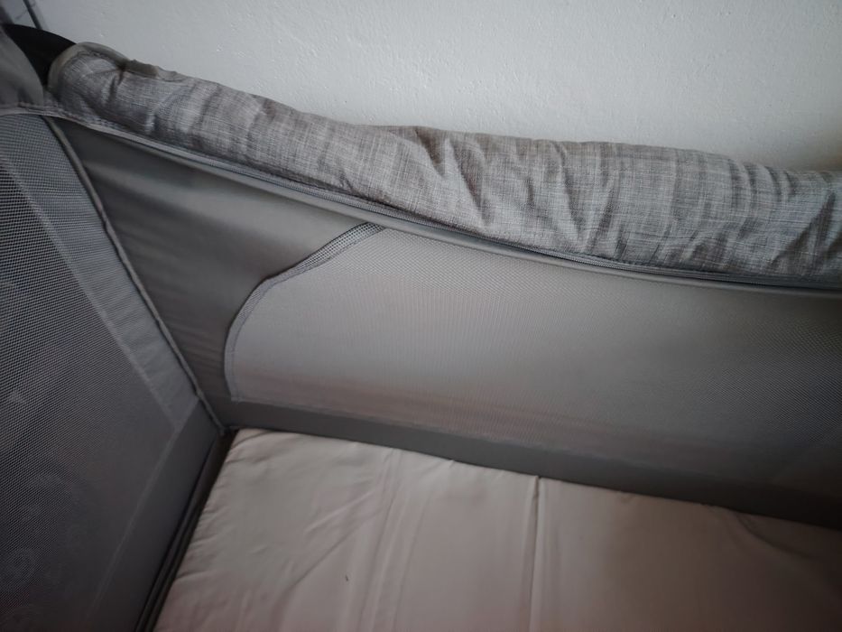 Joie Kubbie Sleep łóżeczko turystyczne z funkcją dostawki Foggy Gray