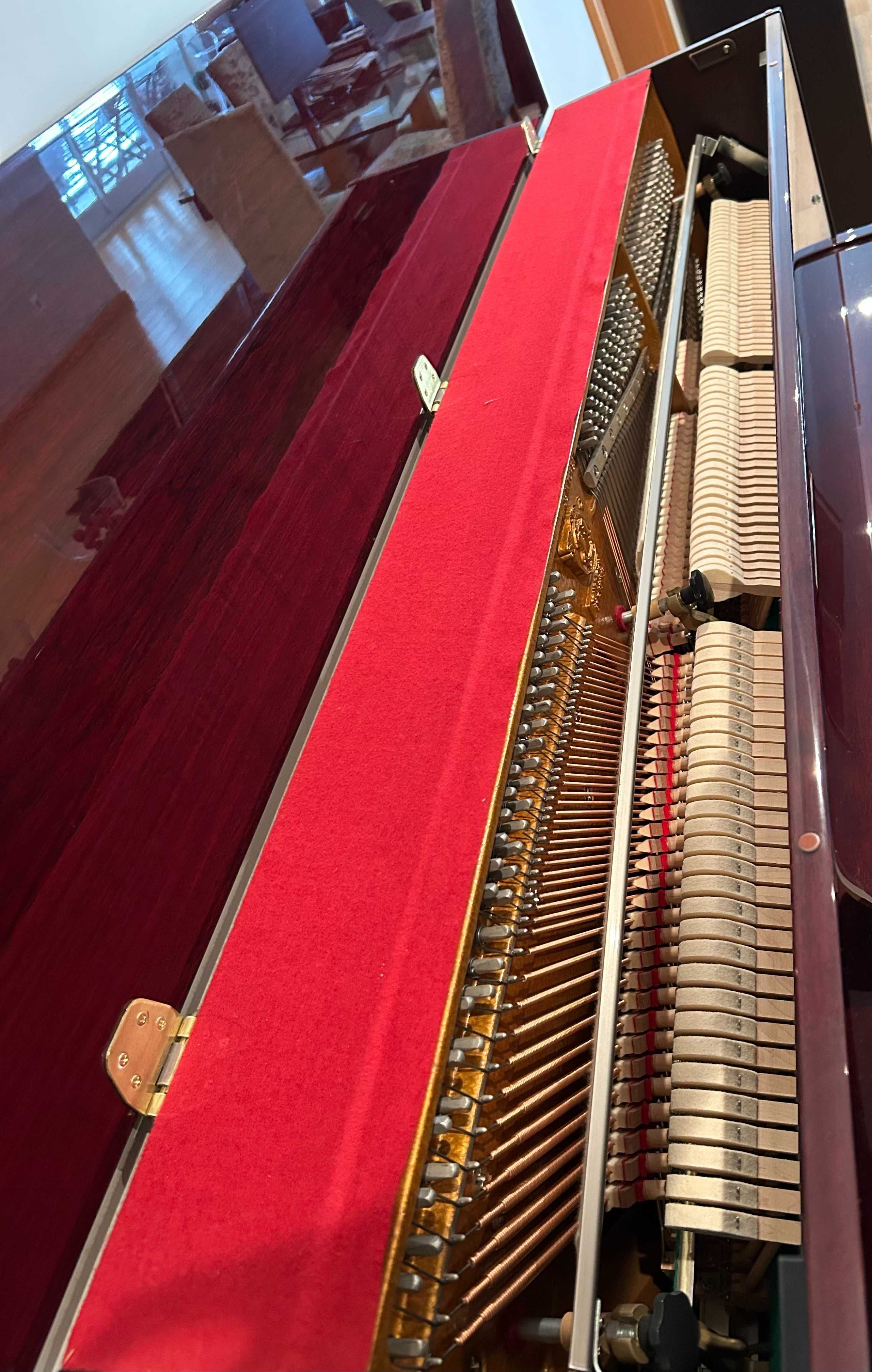 Piano Vertical Samick em Excelente Estado – Setúbal