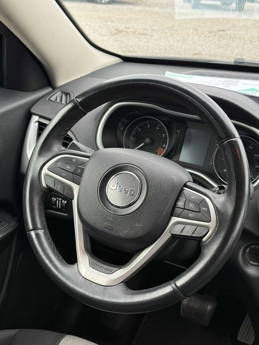 Продам Jeep Cherokee 4Х4 рік можлива розстрочка,кредит,обмін!