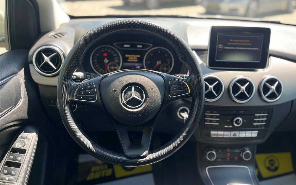 Mercedes-Benz B 180 2015