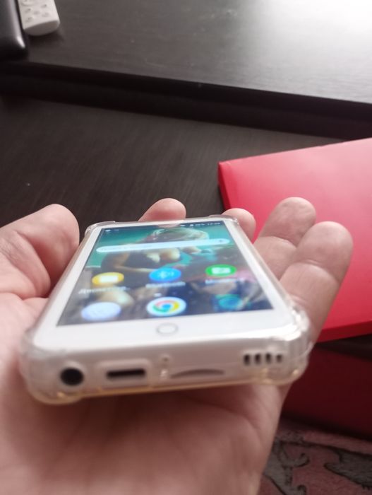 MP3, плэир,с сенсорным экраном,и динамиком