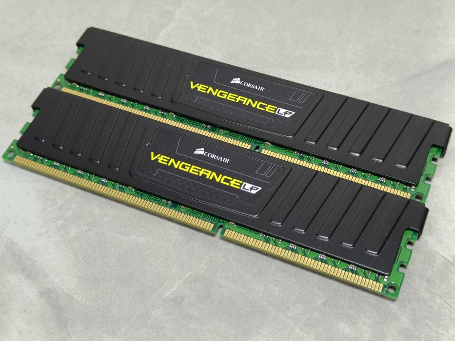 Оперативна память CORSAIR VENGEANCE LP DDR3 4GB - 1600MHz -