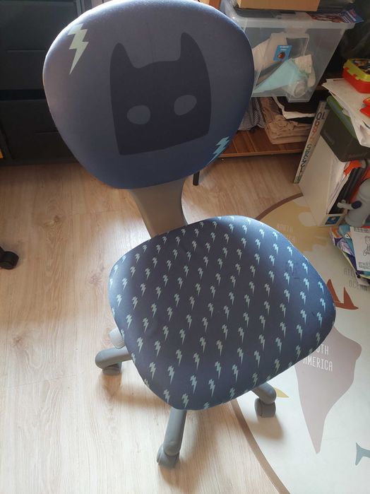 Cadeira de secretária com rodas