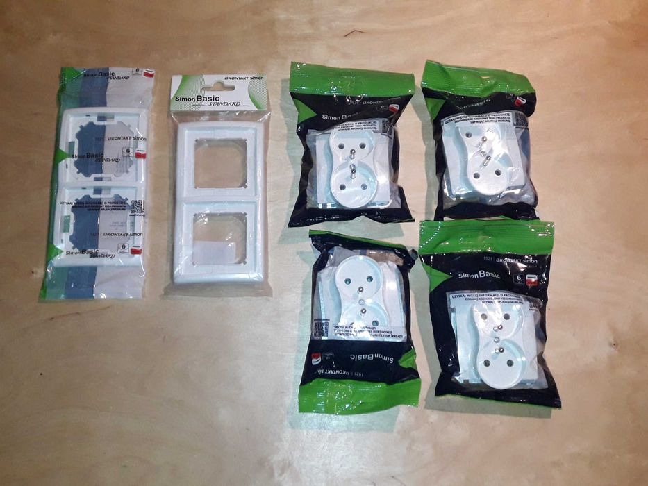 Gniazdo Gniazda wtyczkowe podwójne plus ramki