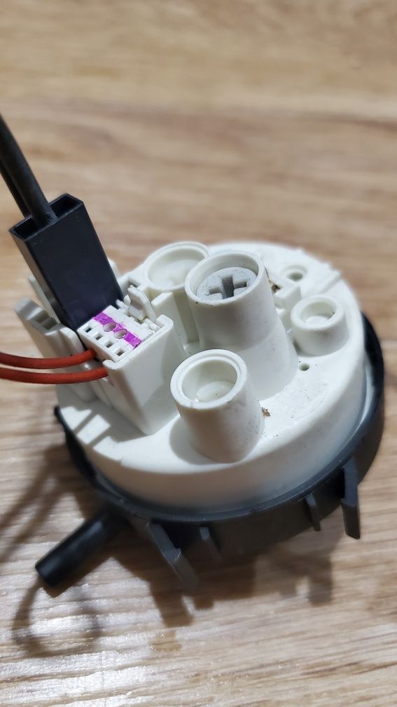 запчастини до пральної машини Whirlpool awe 7515/1