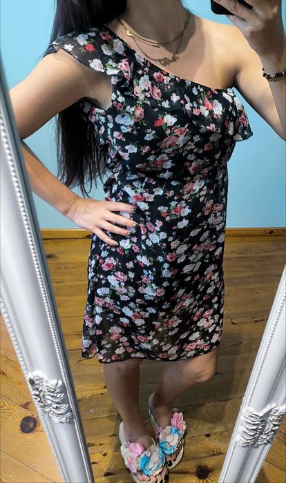 Sukienka Hiszpanka w Kwiaty na Jedno Ramię