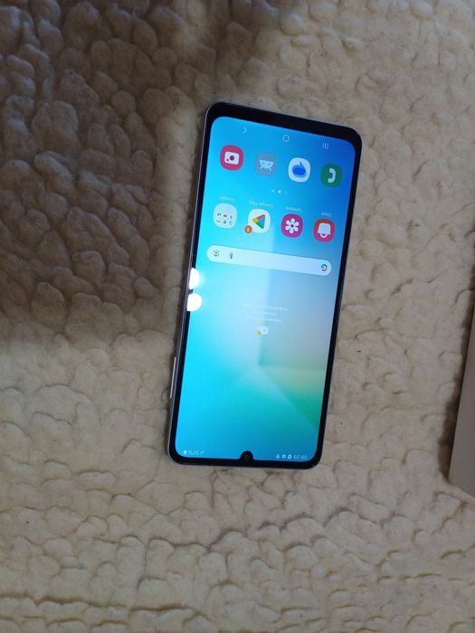Смартфон samsung galaxy A 06   4/128
