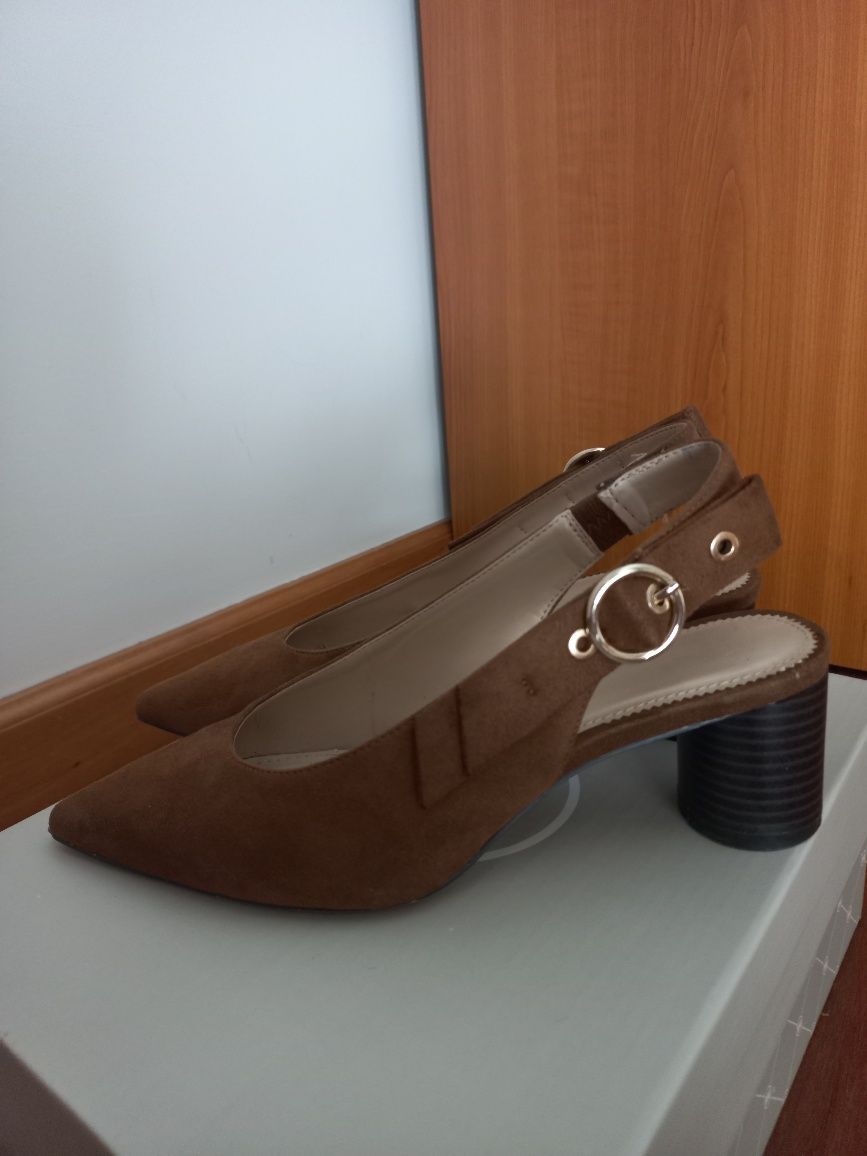 Sapatos com tacão redondo da Parfois