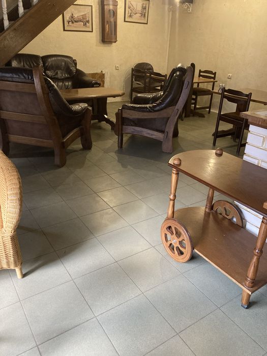 Ремонт и реставрация мебели .