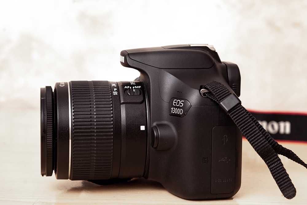 Canon EOS 1300D + Wi-Fi Дзеркальний фотоапарат. Комплект