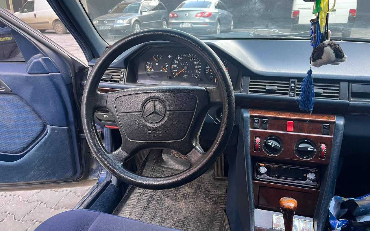 Mercedes-Benz E 200 1993
