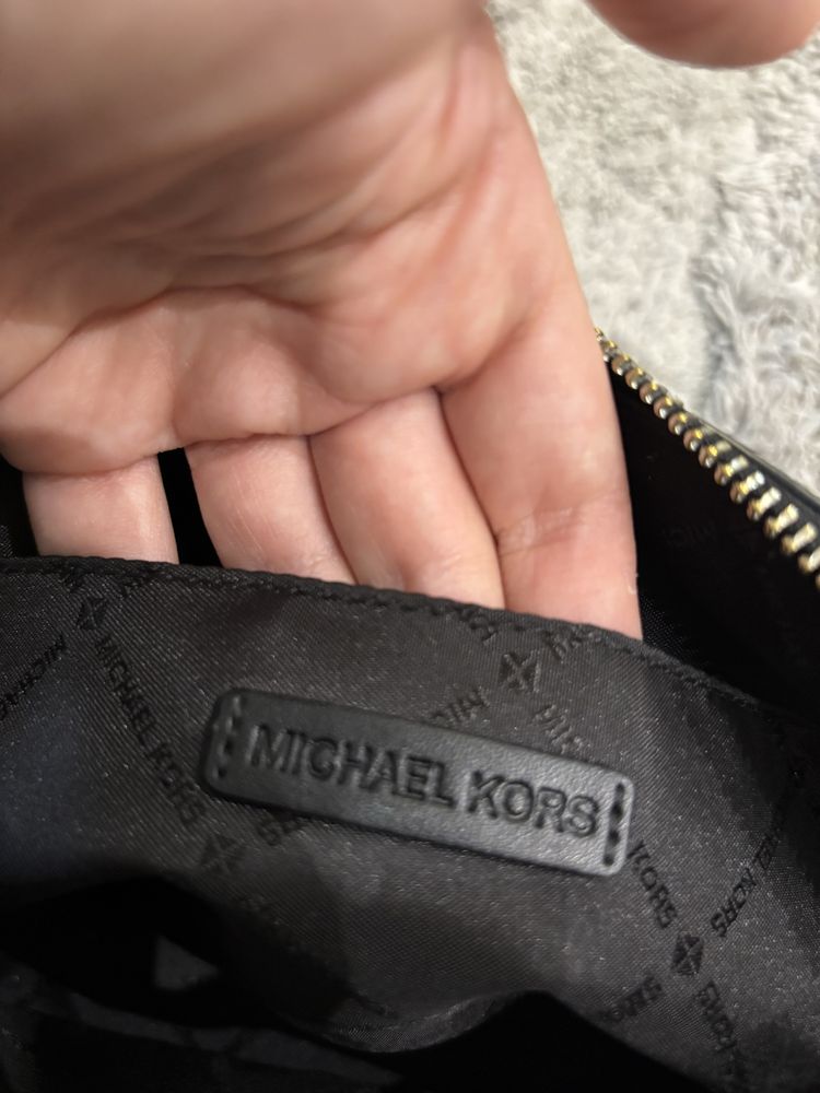 Torebka skórzana Michael Kors z logowaniem