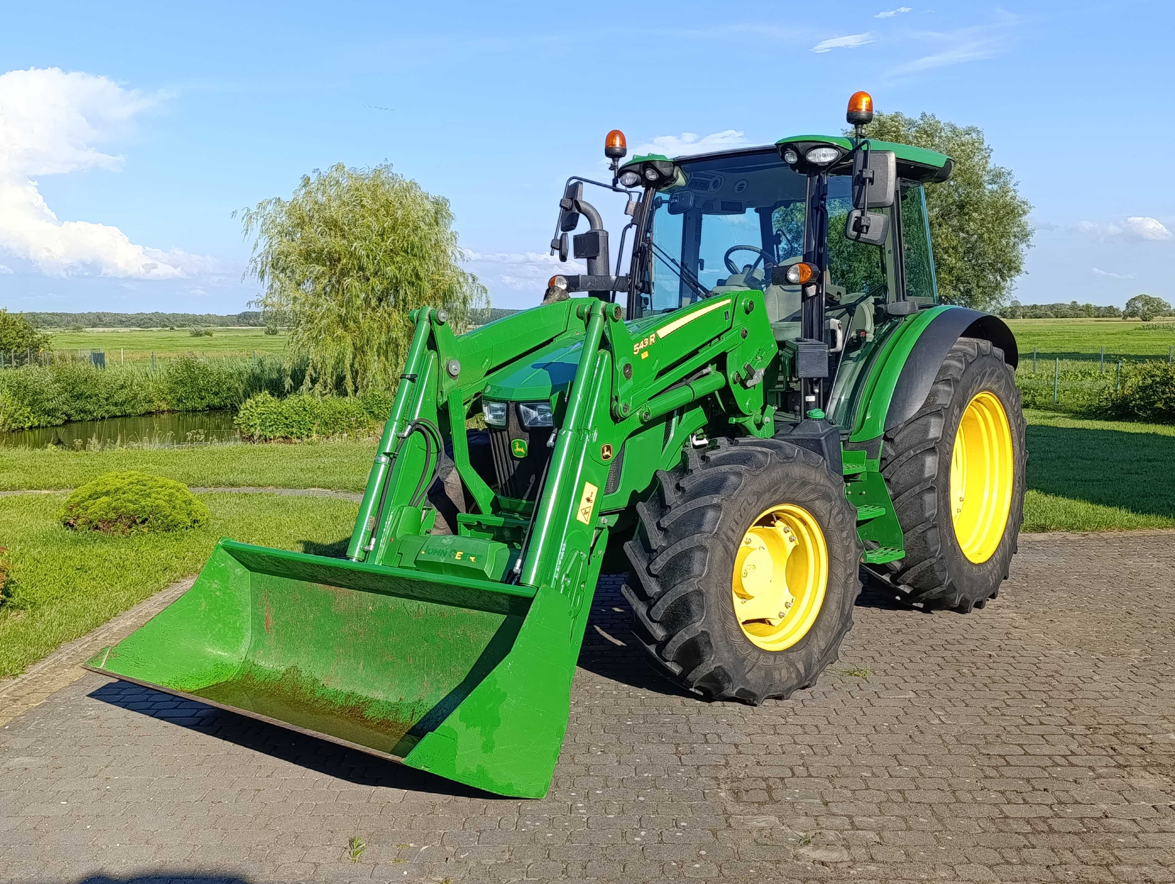 John Deere 5100 R