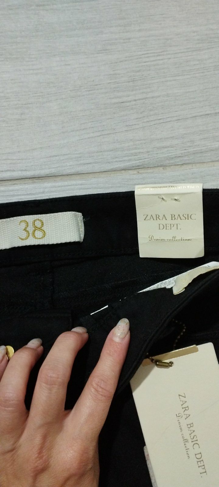 Продам женские шорты ZARA