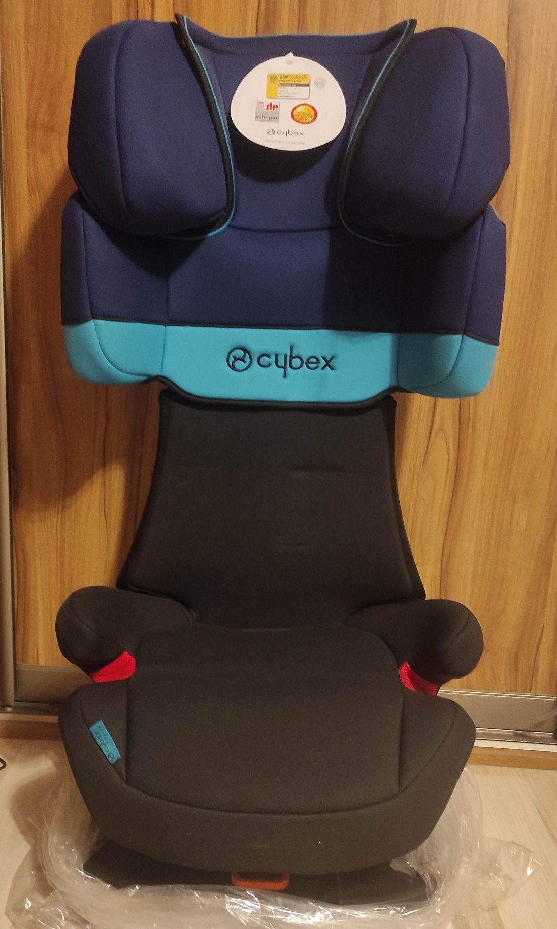 Nowy fotelik ,15-36 kg, ISOFIX .Regulacja, funkcja spania.