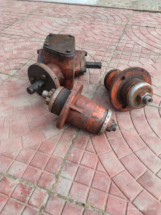 Редуктор та ступиці до с/г техніки