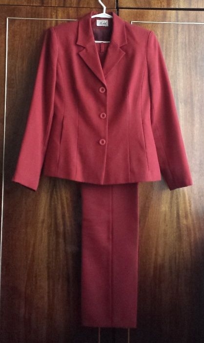 Костюм - тройка, женский (комплект пиджак, брюки, юбка), разм 46