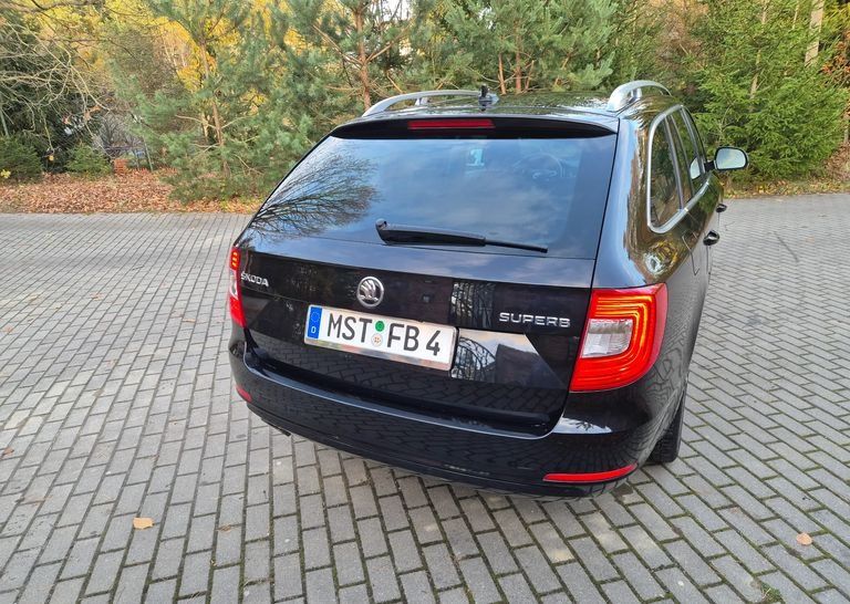 Skoda Superb Combi 2.0 TDI DSG Exclusive