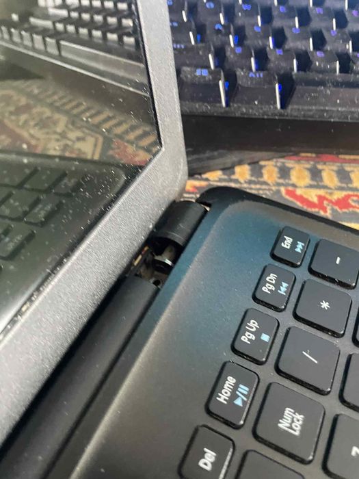 Laptop acer aspire E1