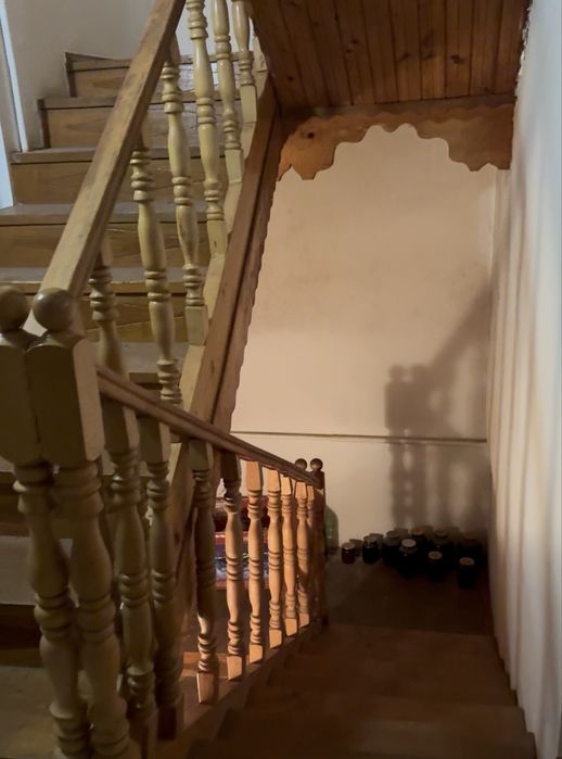 Сходи з перилами