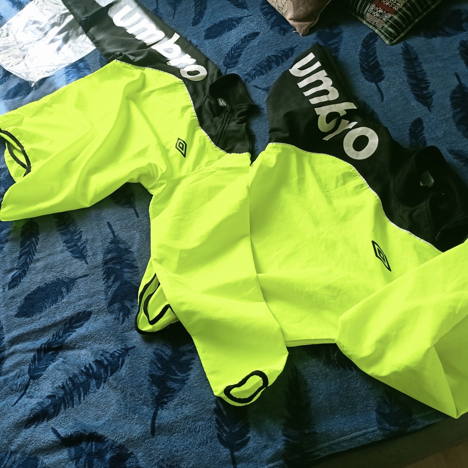 Umbro. Dwie sportowe, cienkie bluzy dla nastolatka rozmiar 164