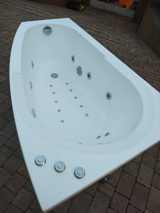 Wanna z hydromasażem, używana