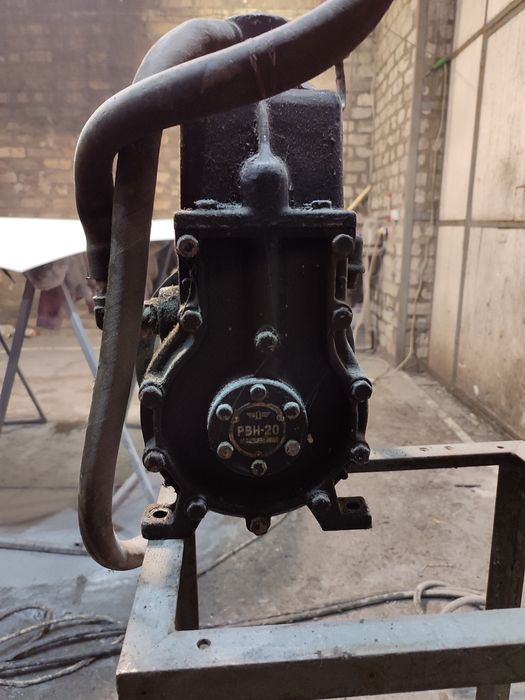 Насос вакуумный РВН-20