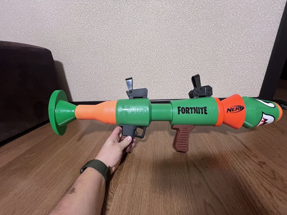 Продаю базуку NERF FORTNITE