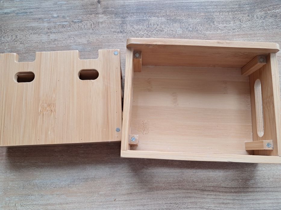 Bambusowy organizer do ładowania telefonów stojak