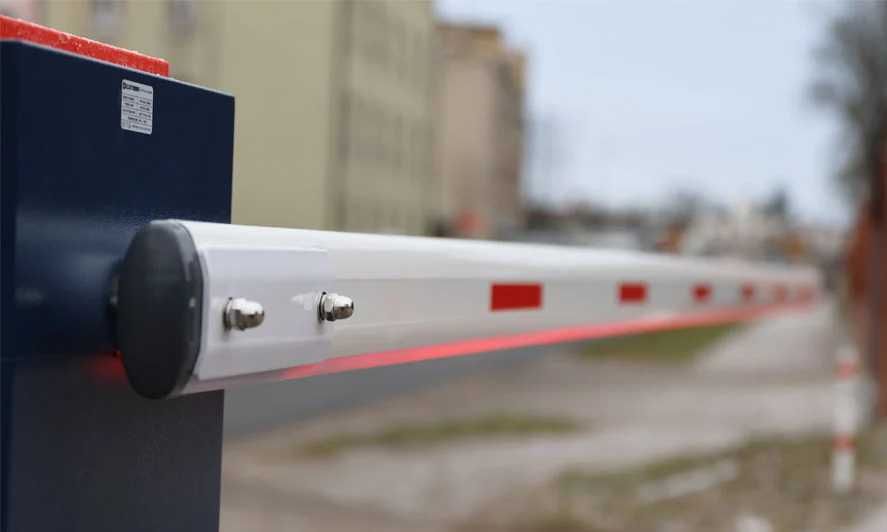 Szlaban Parkingowy Elektrobim GUARD-2 ramie 5 metrów LED