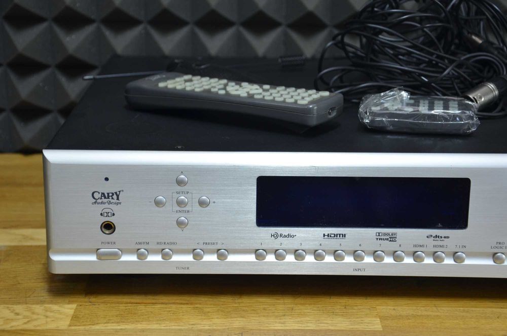 Przedwzmacniacz / procesor / DAC Cary Audio Design Cinema 11a / XLR