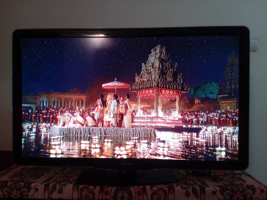 Телевізор 46" Philips 46PFL5605H Full HD + Подарунок!