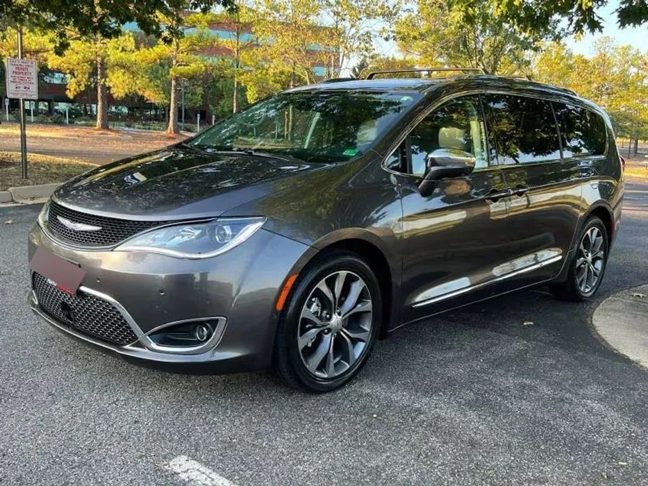 Chrysler Pacifica Chrysler Pacifica Limited 3.6 V6 2017 | FULL OPCJA | DVD | 8 miejsc