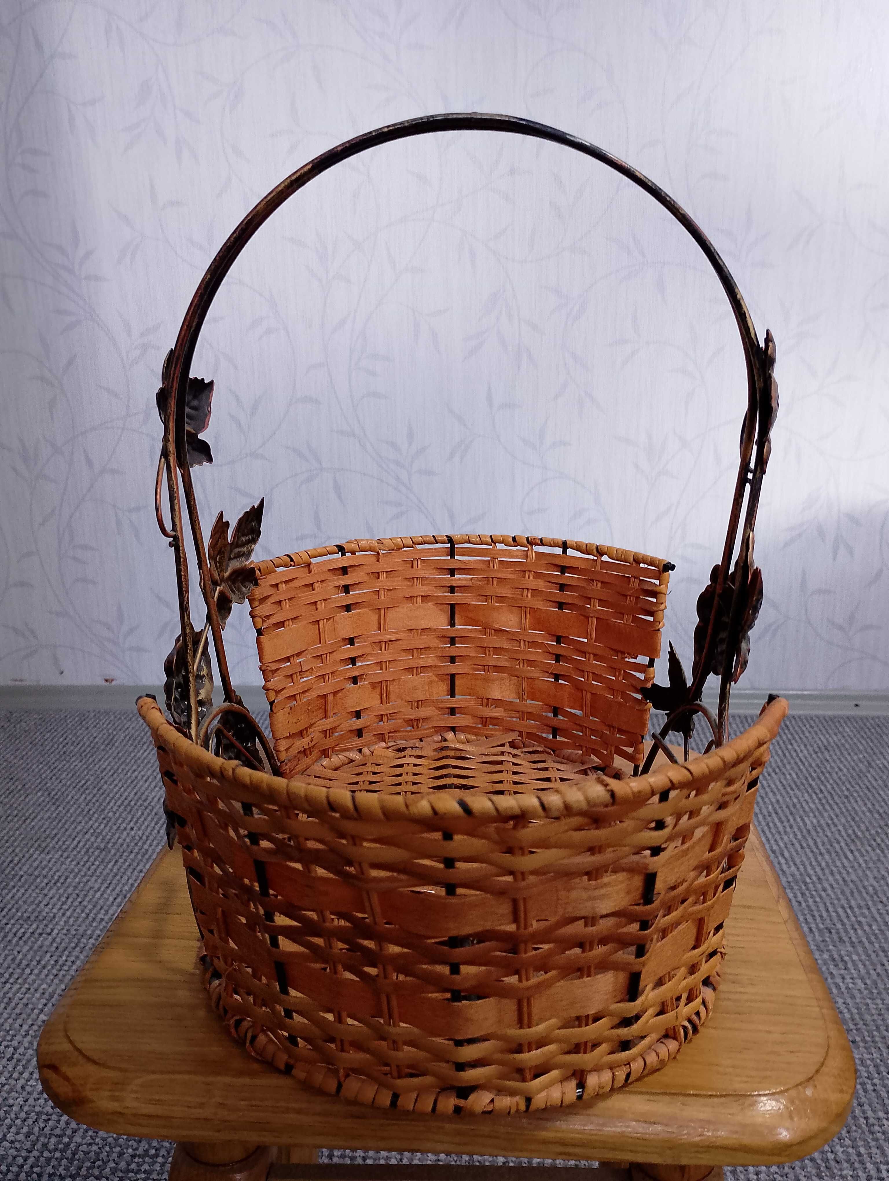 Металева журнальниця(полінниця),та фруктовниця