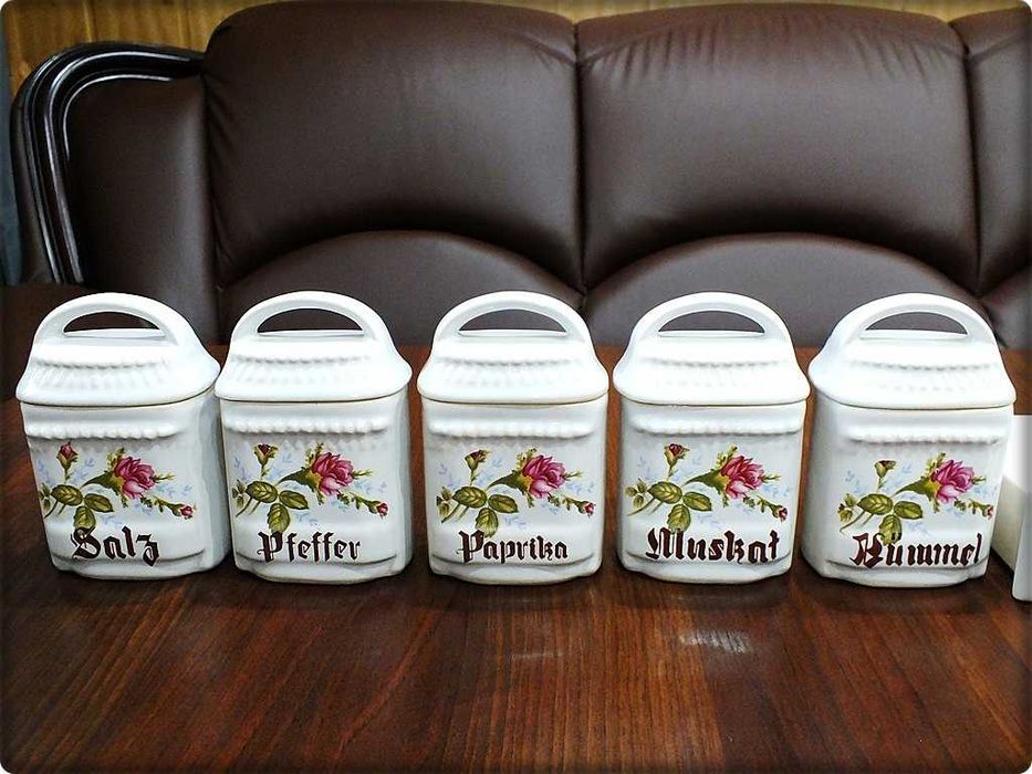 Zestaw Stare pojemniki kuchenne porcelana Roesler na przyprawy z PRL