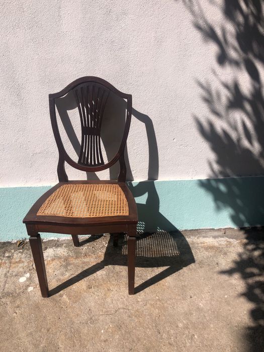 Cadeiras de  cerejeira e palhinha