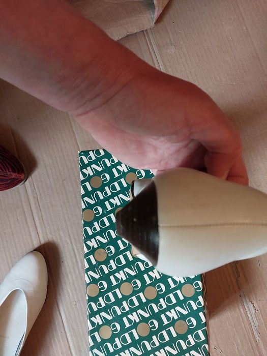 Туфлі білого кольору Golden Princess (вінтаж)