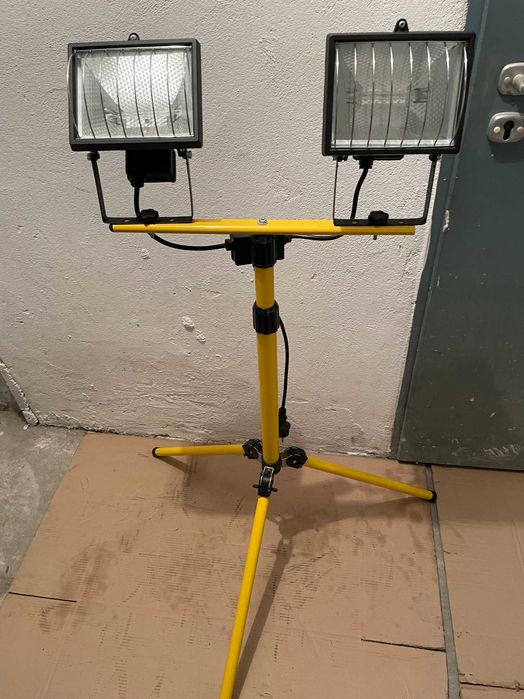 Lampa halogenowa 2x500W na statywie