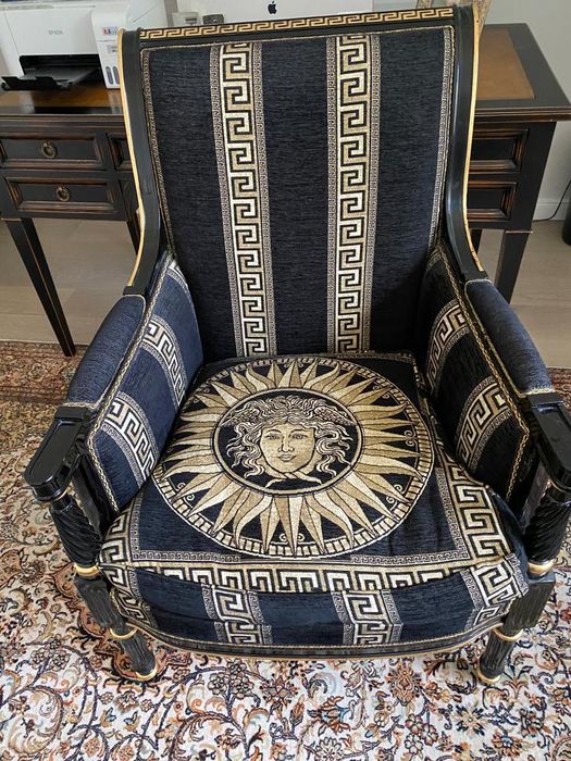 Piękny fotel znanej włoskiej firmy.