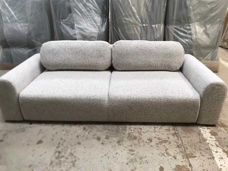 Piękna nowa sofa z funkcją spania