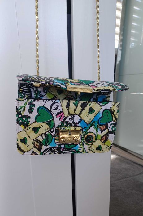 Torebka funky na zlotym lancuszku